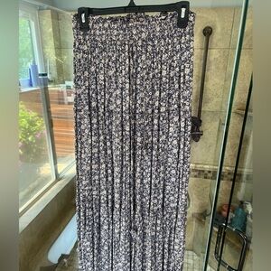 Adorable floral maxi skirt